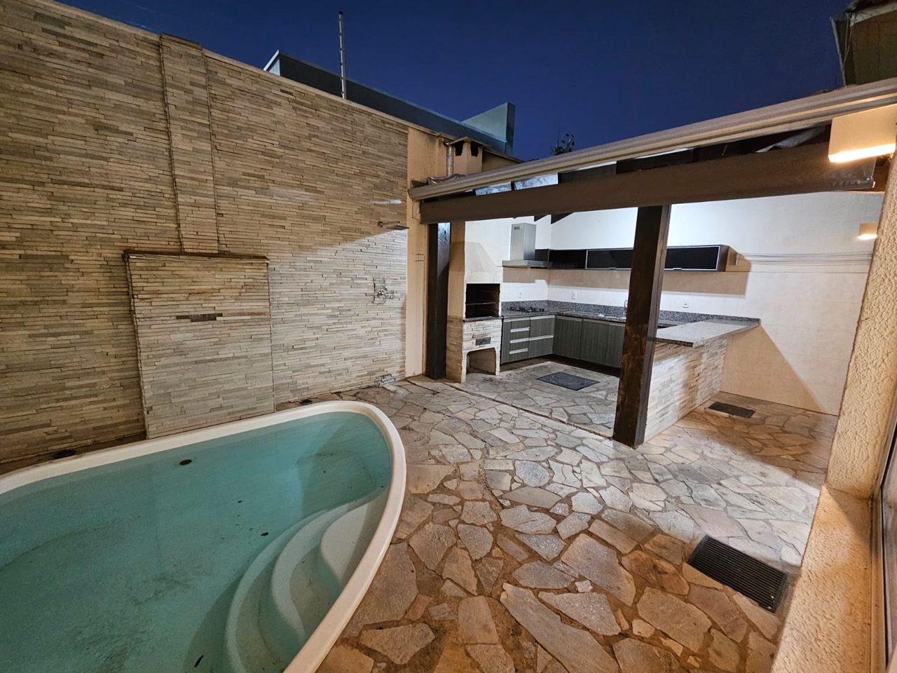 Casa reformada com piscina no Villa Borghese